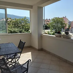  Apartment Rea