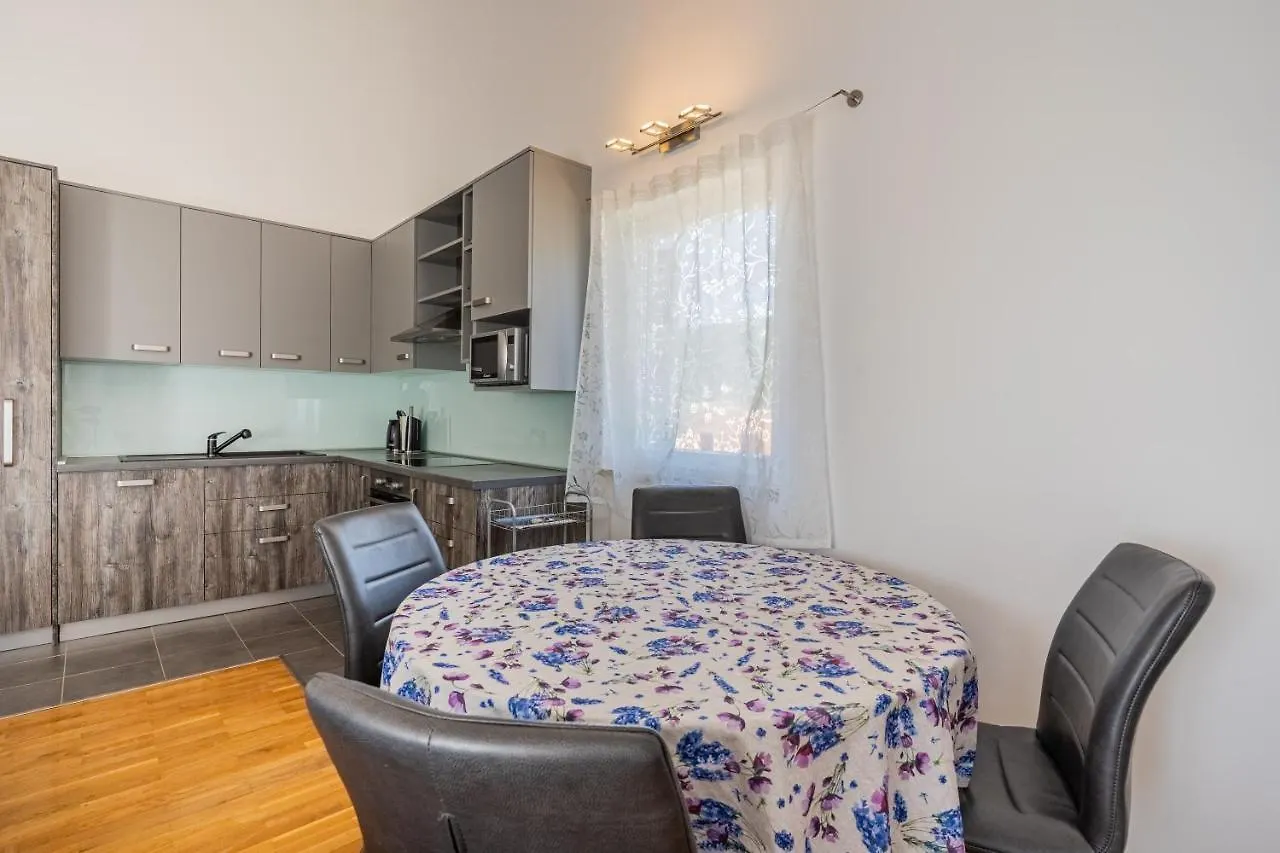 Apartman Atika Cres 0*,